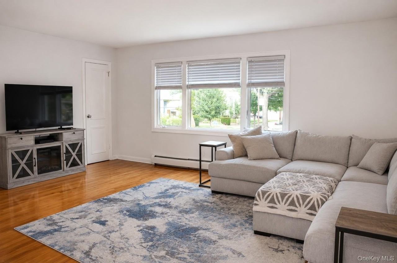 71 S Grand St - Photo 2 of 11