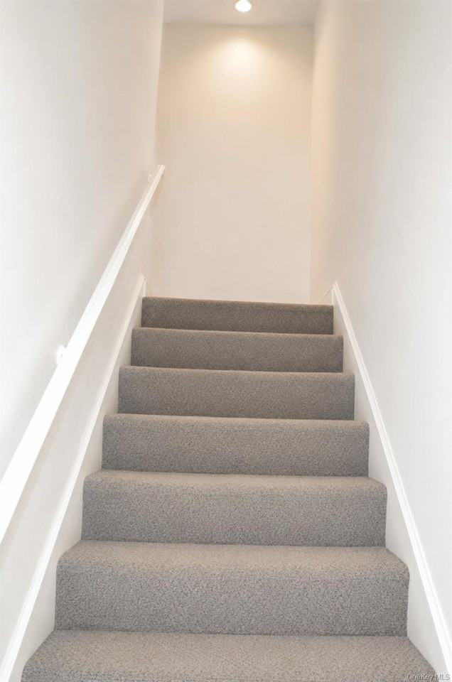 71 S Grand St - Photo 5 of 11