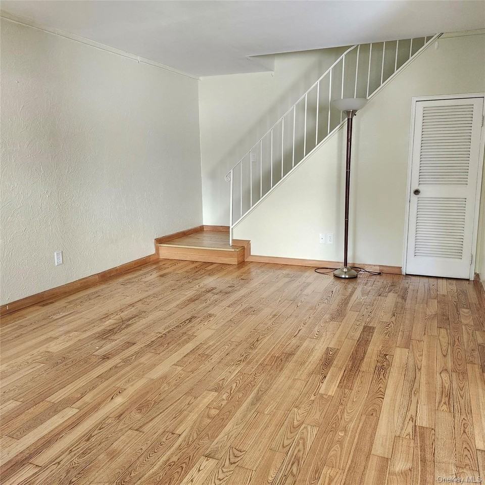 154 Storm Dr - Photo 2 of 11