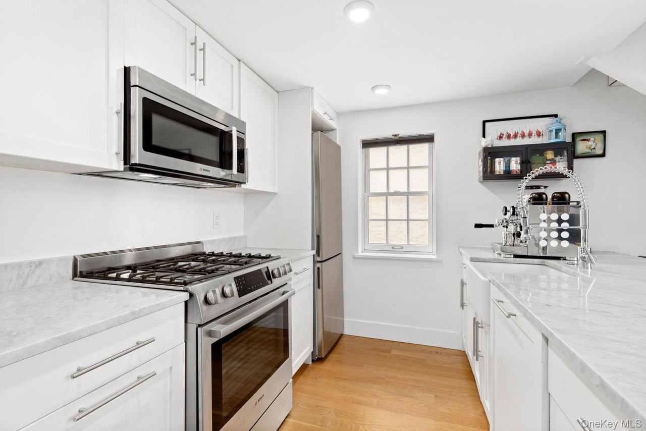 340 Dean St #2A - Photo 3 of 6