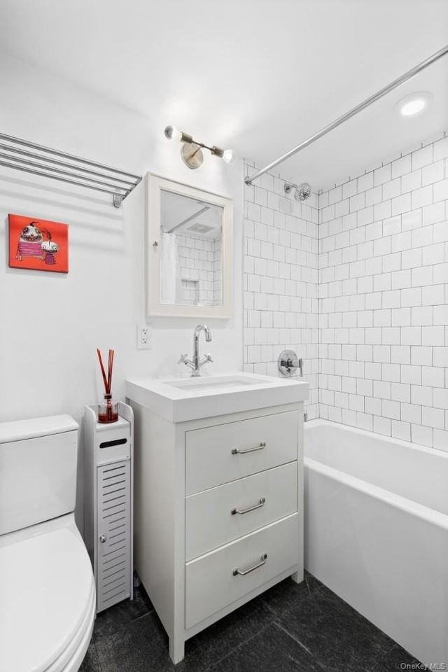 340 Dean St #2A - Photo 5 of 6