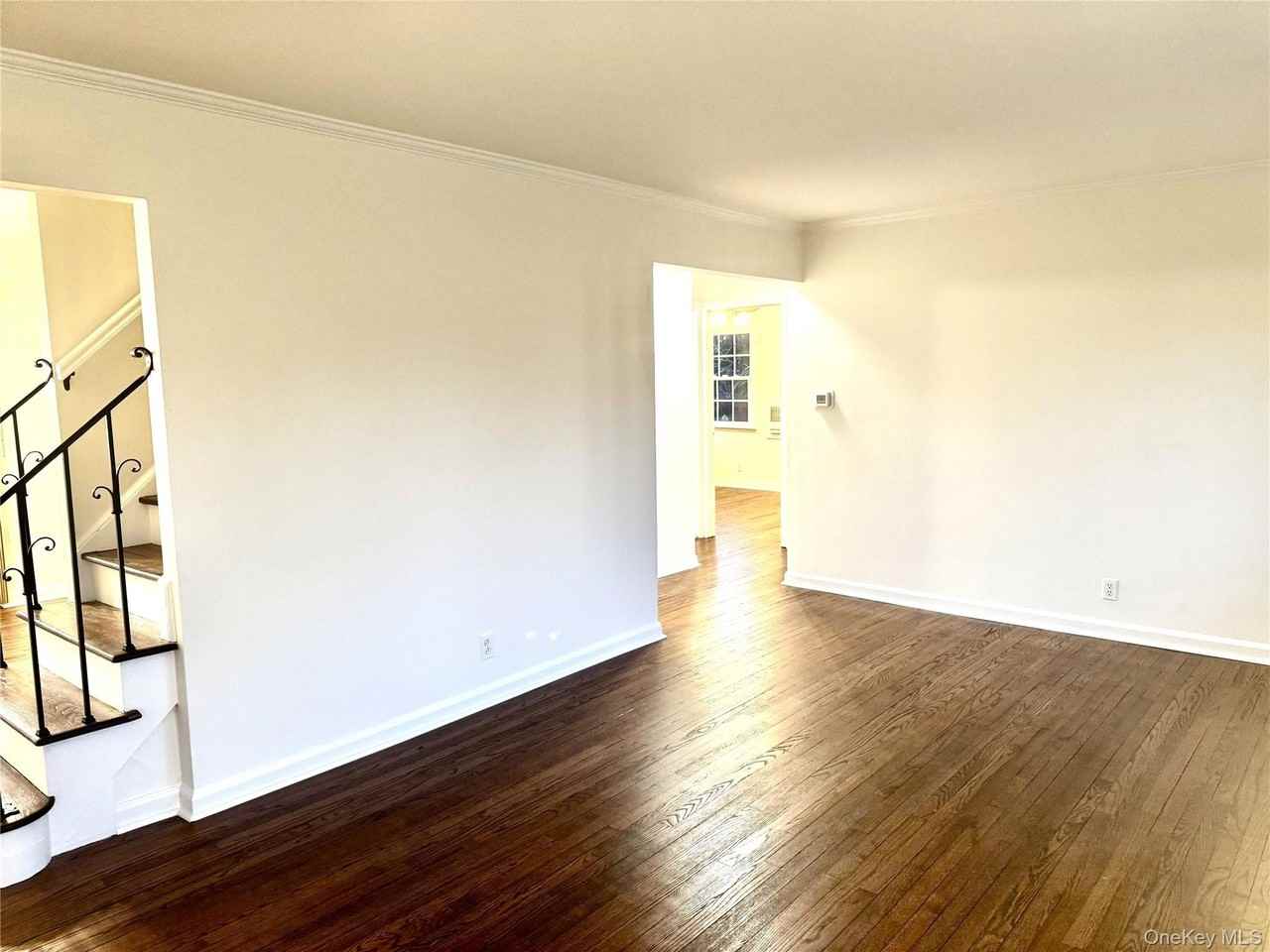 2365 Babylon St - Photo 5 of 20