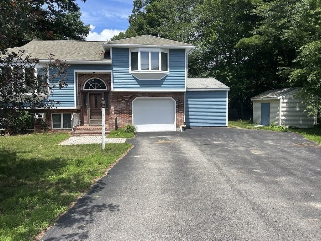 20 Breeze Dr - Photo 2 of 25