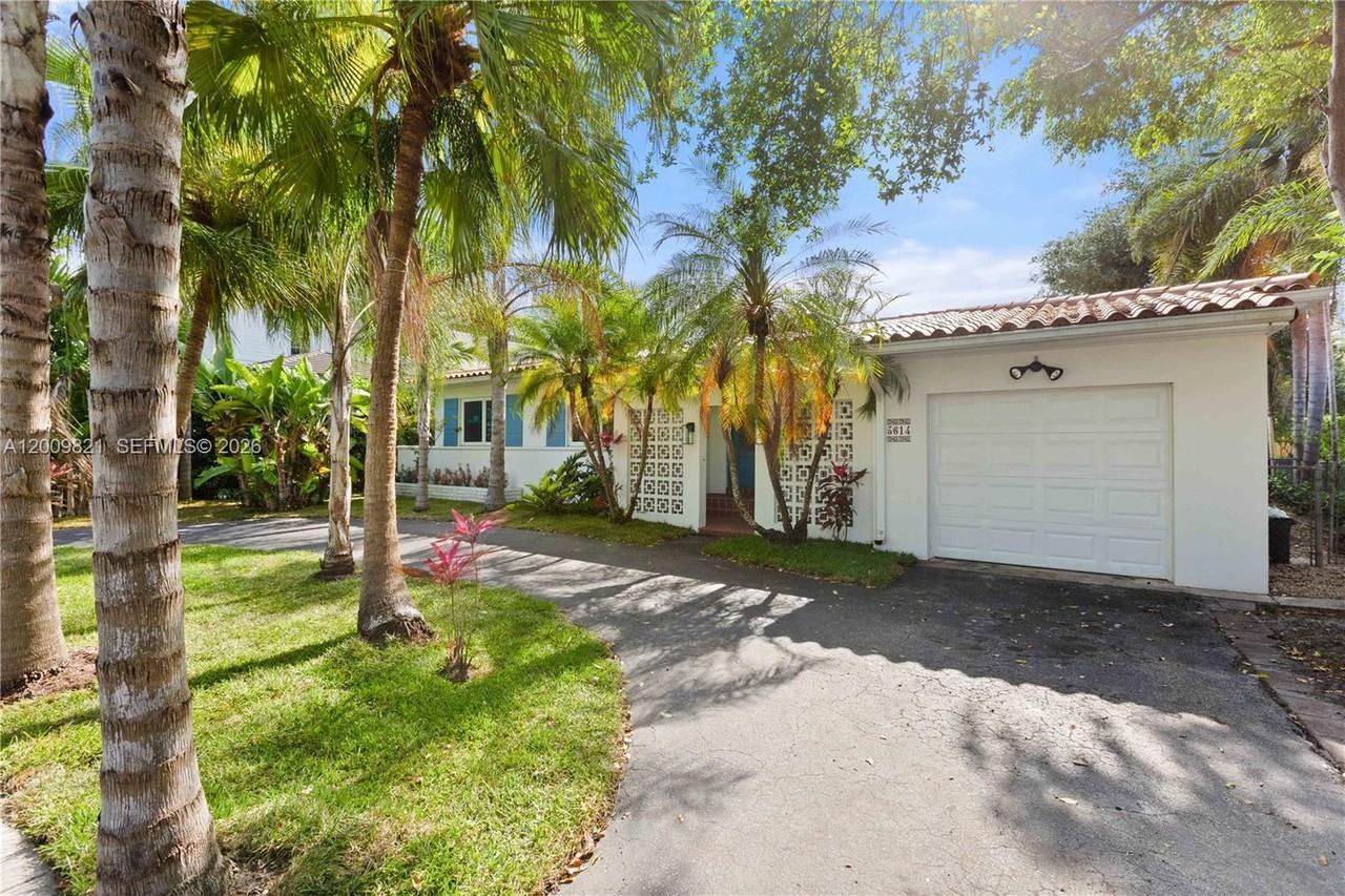 5614 San Vicente St - Photo 2 of 8