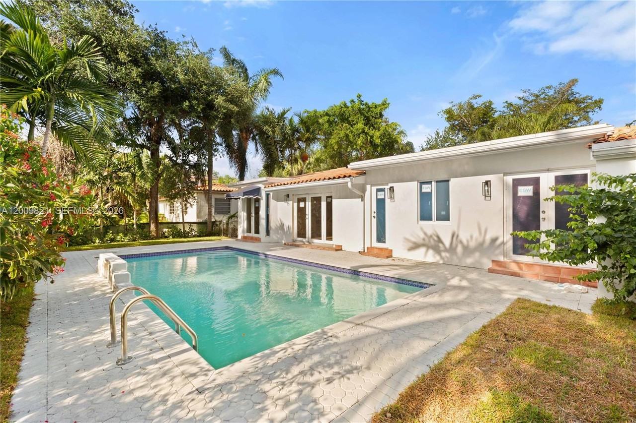 5614 San Vicente St - Photo 6 of 8