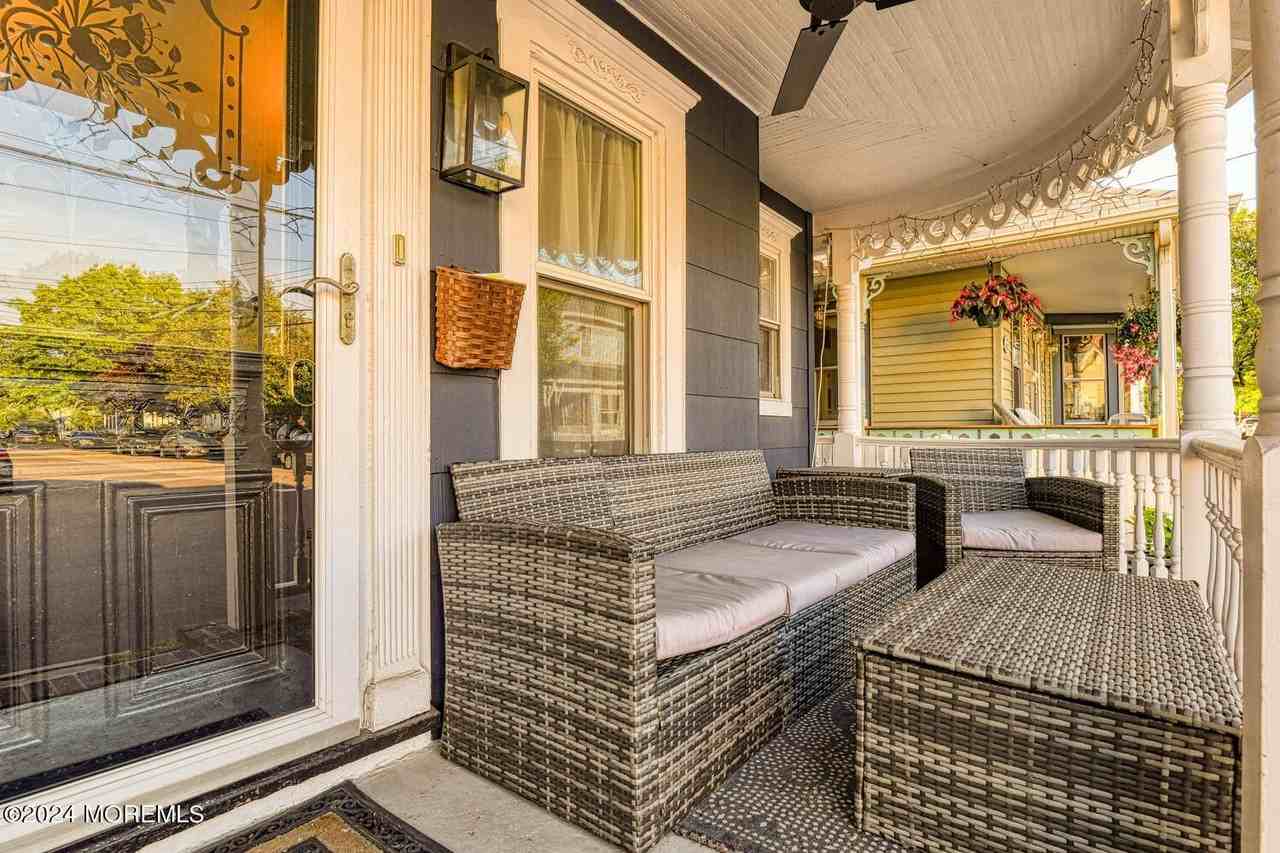 67 Delaware Ave - Photo 5 of 33