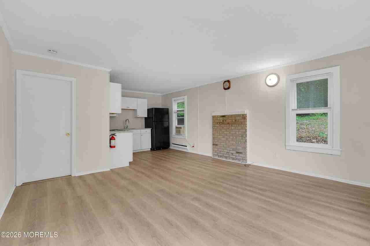 302 Schoolhouse Rd #B - Photo 6 of 15