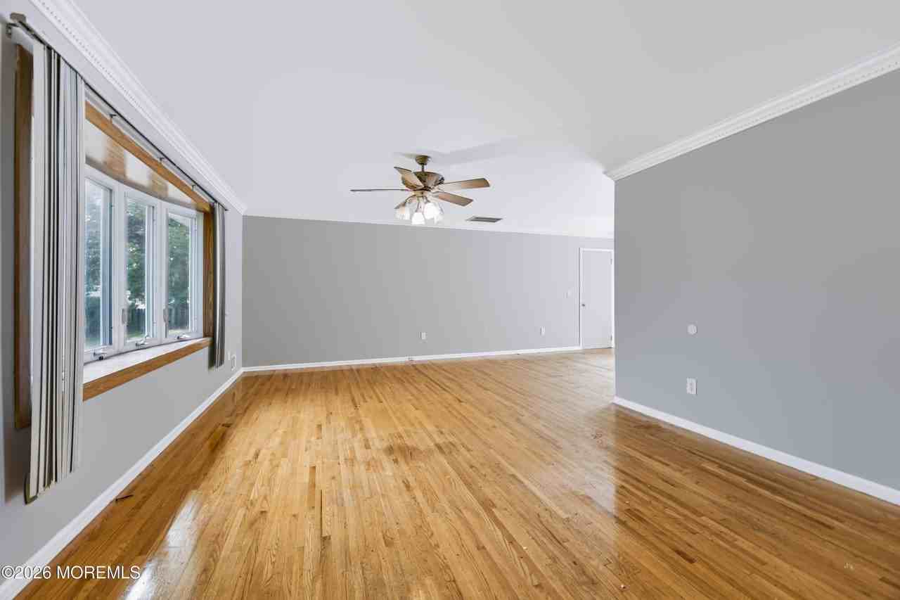 1317 3rd Ave - Photo 5 of 19