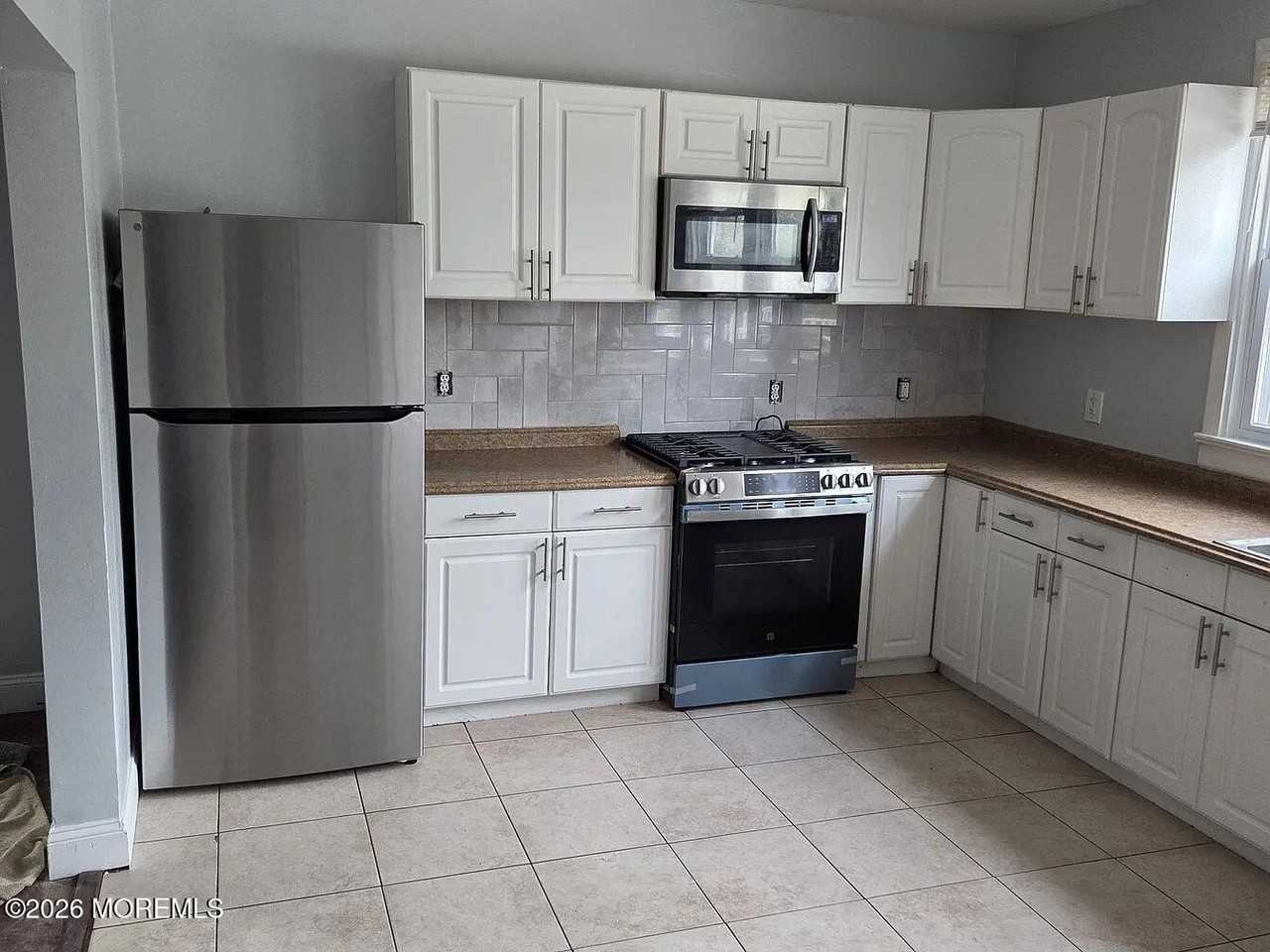 366 Lake Ave - Photo 3 of 13