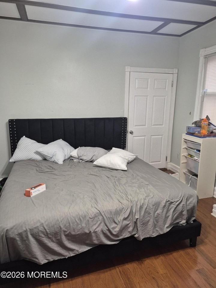 366 Lake Ave - Photo 5 of 13