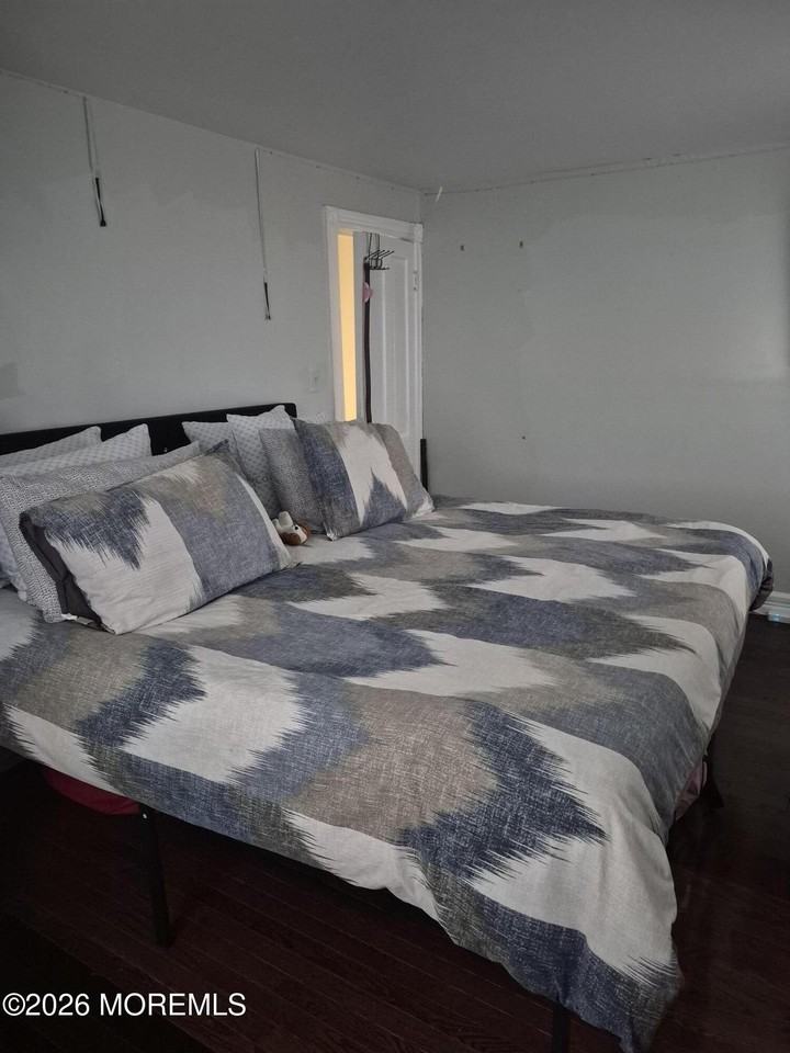 366 Lake Ave - Photo 6 of 13