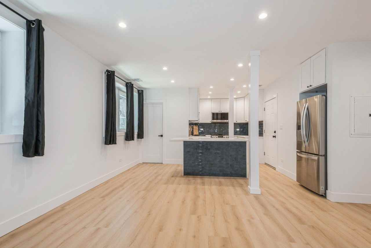 1535 W Estes Ave #G - Photo 4 of 24