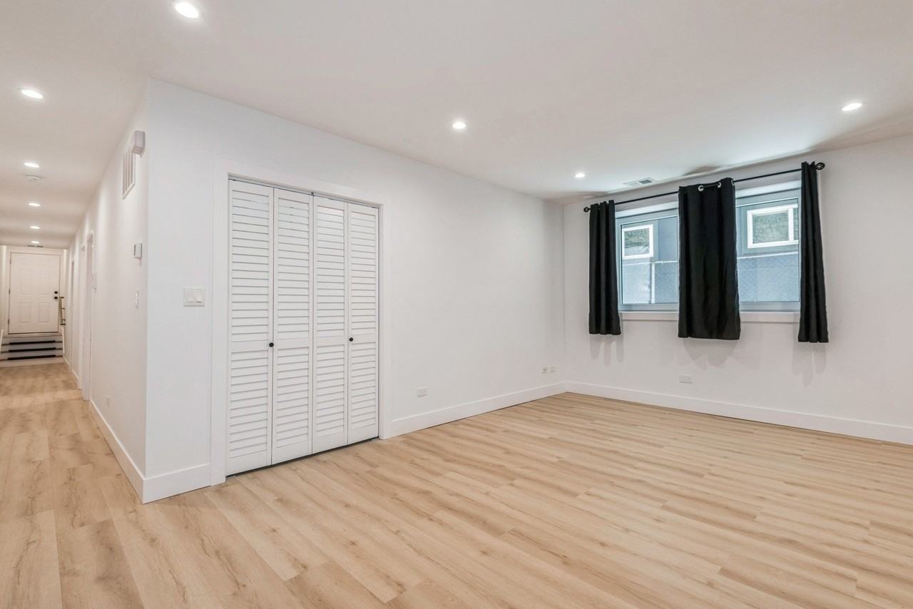 1535 W Estes Ave #G - Photo 6 of 24