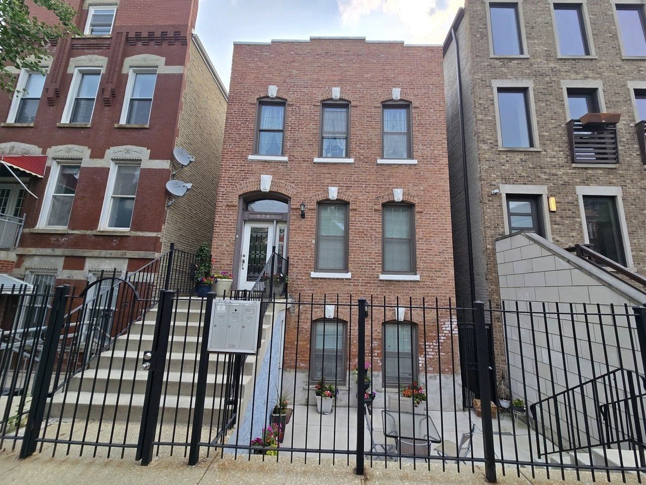1245 N Cleaver St #1 - Photo 2 of 12