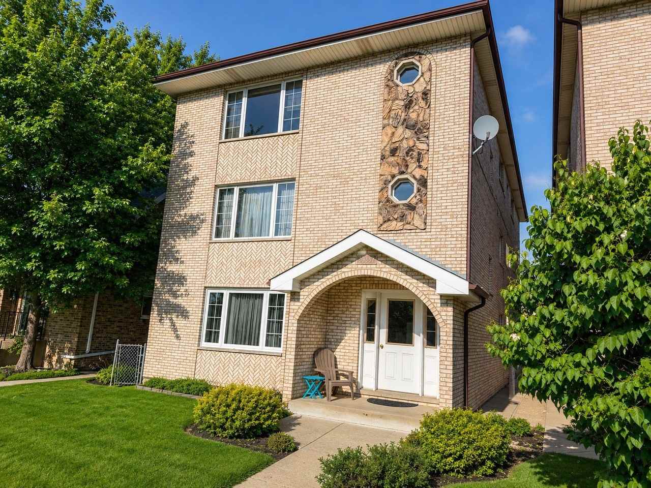 2037 N 74th Ave #3