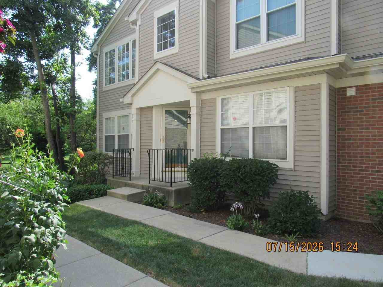 1457 Sturgeon Bay Ct - Photo 2 of 13