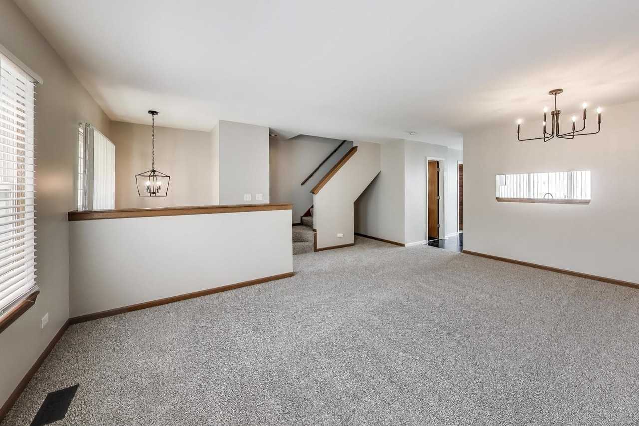 985 Manchester Cir #985 - Photo 6 of 23