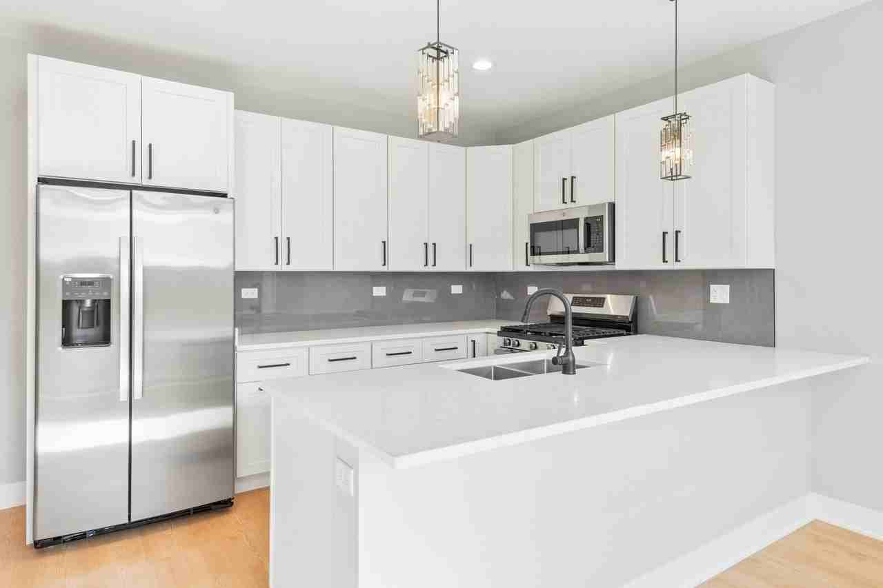 6639 S Langley Ave #1 - Photo 3 of 16
