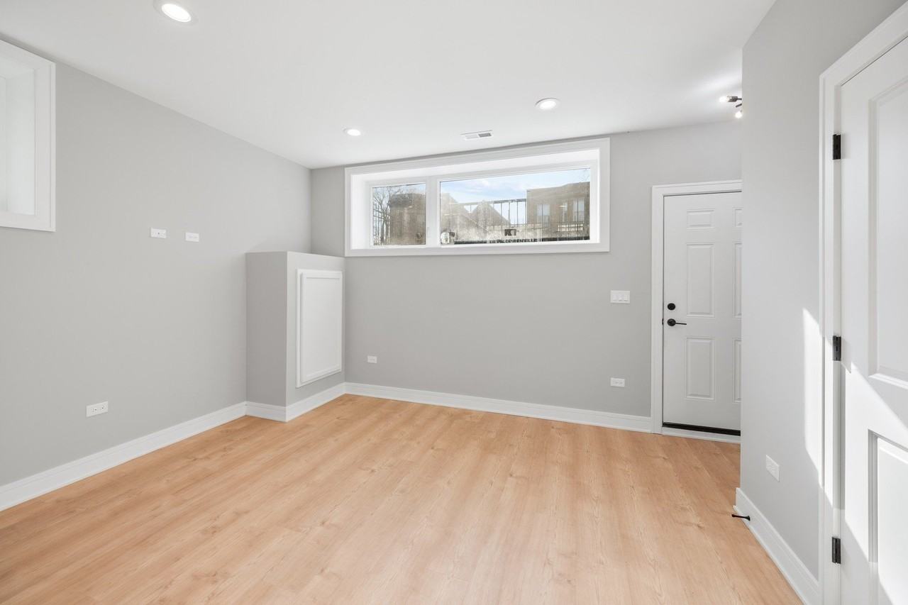 6639 S Langley Ave #1 - Photo 7 of 16