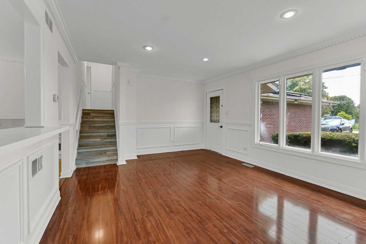 3252 87th St - Photo 4 of 26