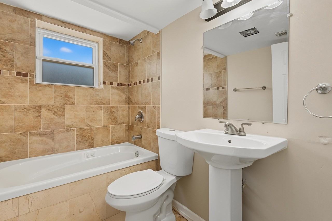 2826 186th St - Photo 2 of 14