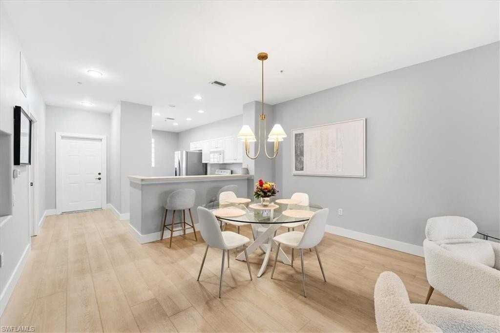 8259 Parkstone Pl #202 - Photo 6 of 32