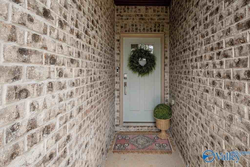 143 Sager Cir - Photo 4 of 35