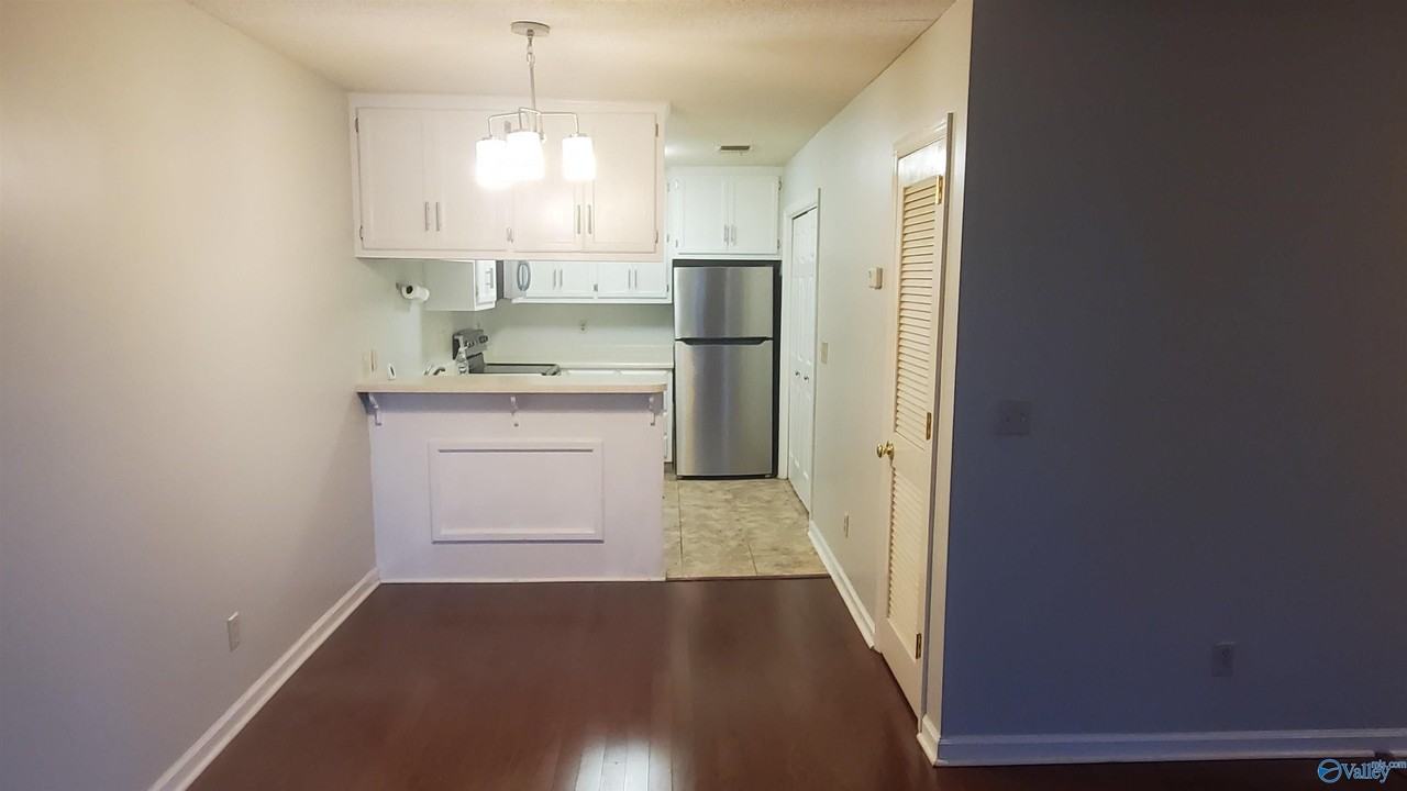2090 Greenwood Pl Sw - Photo 4 of 9
