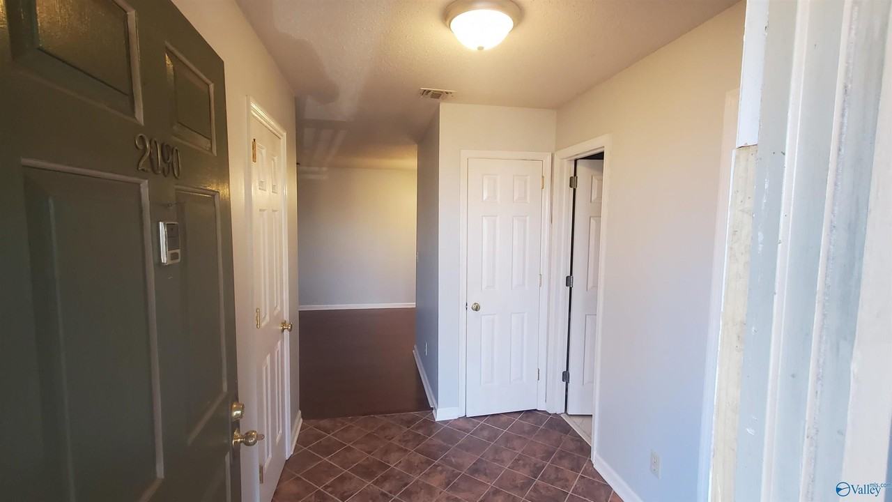 2090 Greenwood Pl Sw - Photo 7 of 9