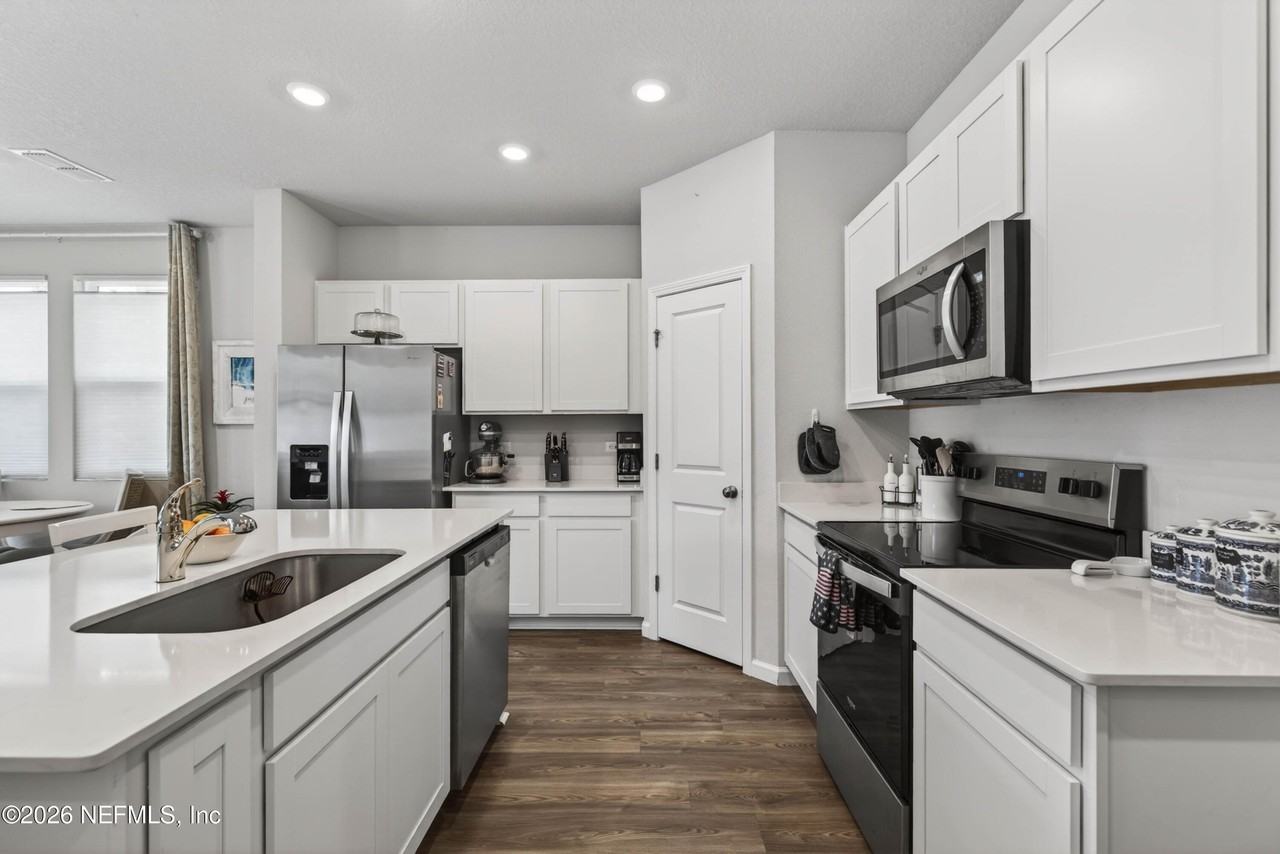 14532 Macadamia Ln - Photo 6 of 43