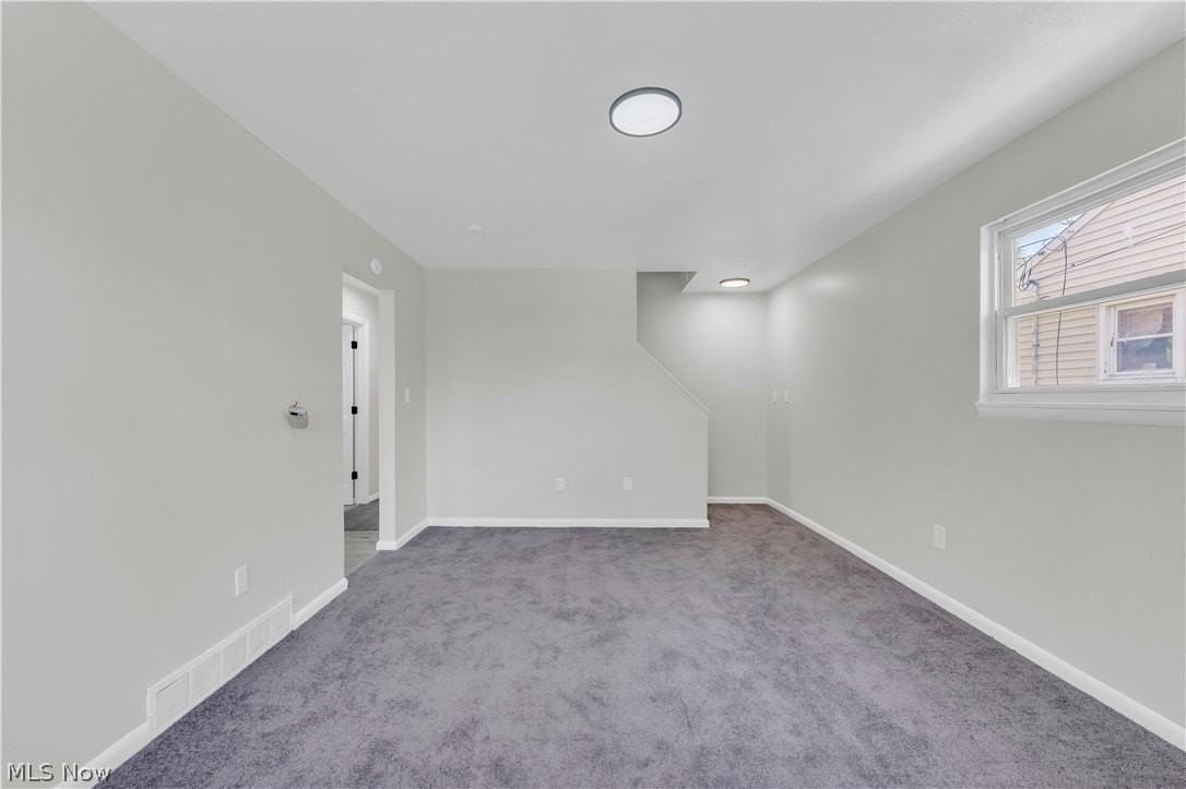 4417 E 156th St - Photo 5 of 24