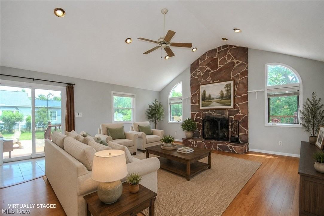 12433 Webster Rd - Photo 2 of 48
