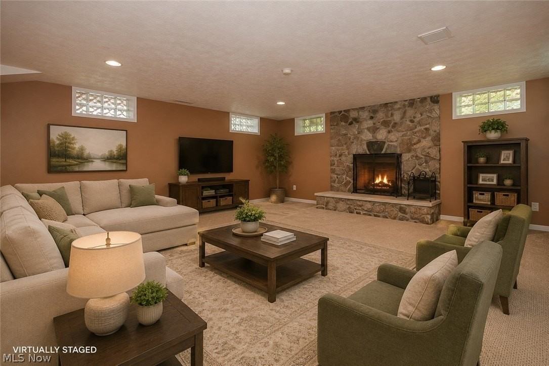 12433 Webster Rd - Photo 5 of 48