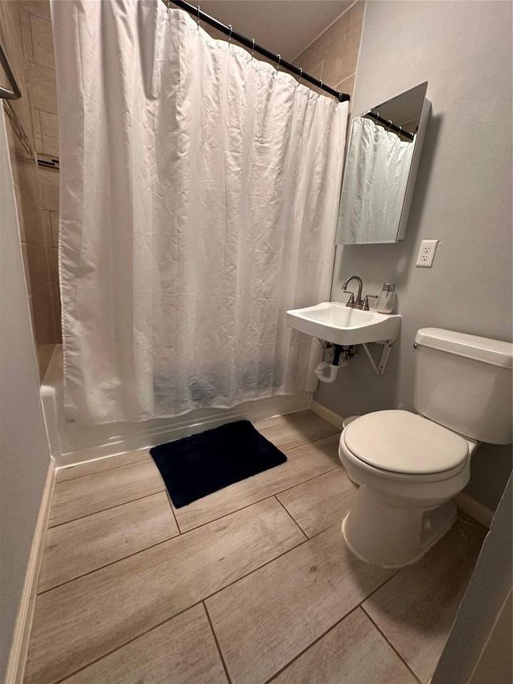 4302 PolkUnit 5 #5 - Photo 7 of 10