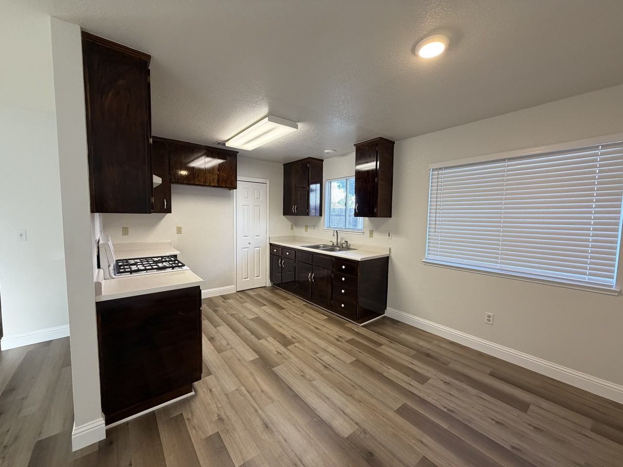 817 Redwood Ave #1 - Photo 5 of 12