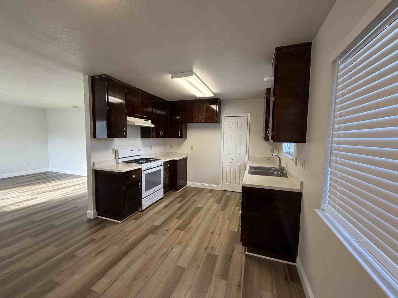 817 Redwood Ave #1 - Photo 6 of 12