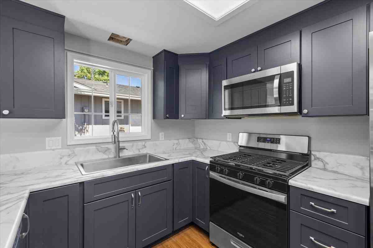 966 S Shasta Ave #1 - Photo 7 of 13