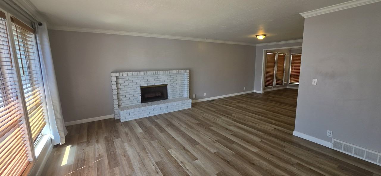 5557 S 2200 W #1 - Photo 4 of 35