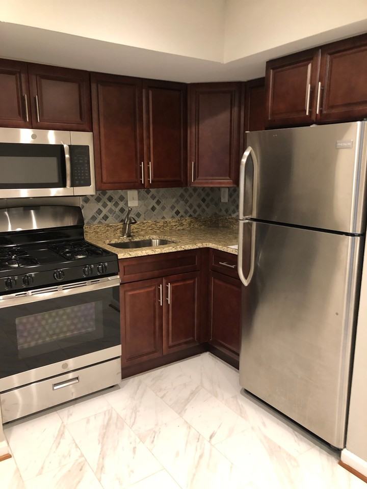 1204 Westview Ter - Photo 5 of 18