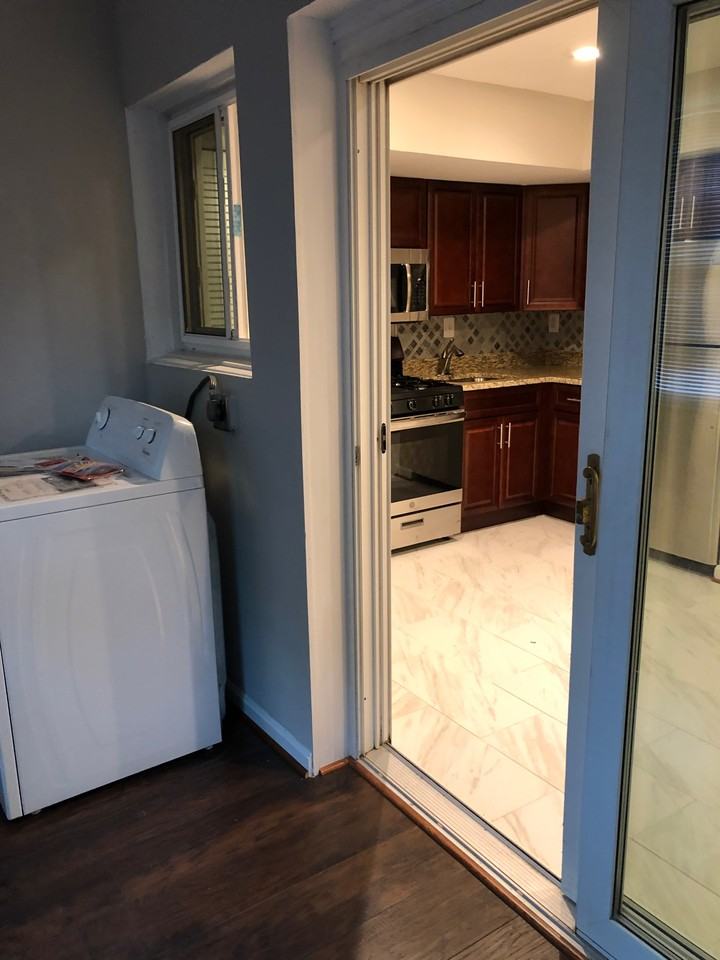1204 Westview Ter - Photo 7 of 18