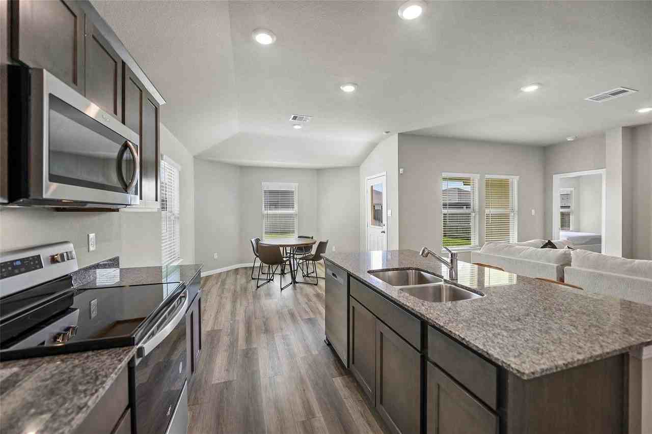 5333 Samuel Run - Photo 5 of 30