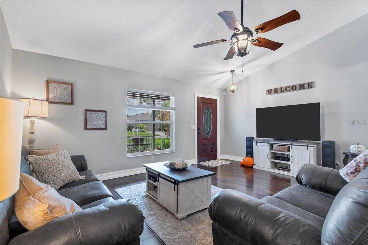 4624 73rd St E - Photo 5 of 39