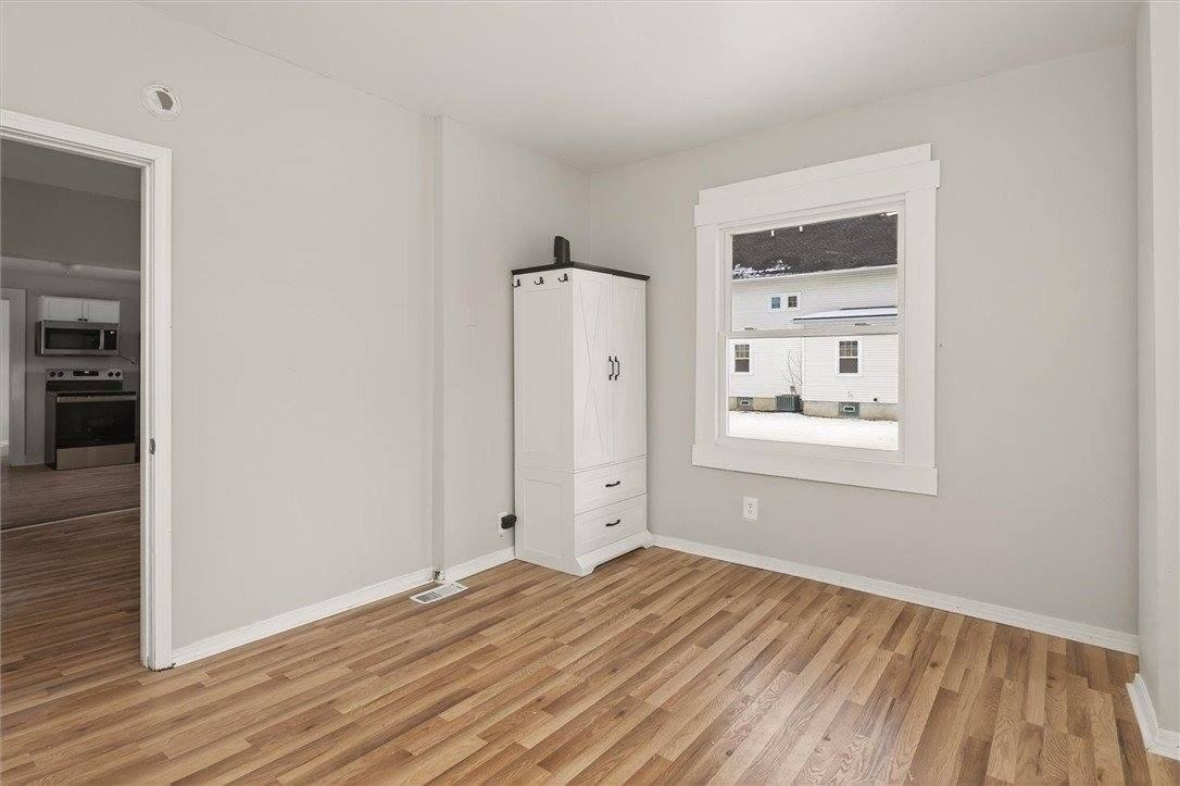 127 Conkey Ave - Photo 7 of 31