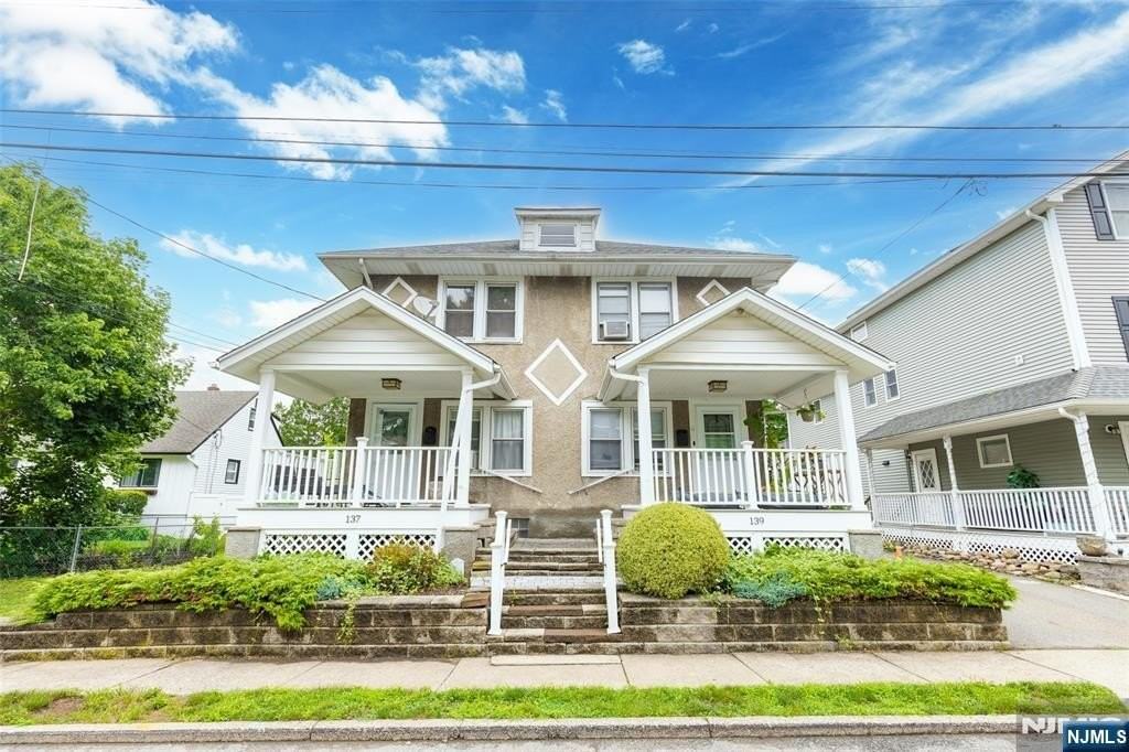 139 Van Ave