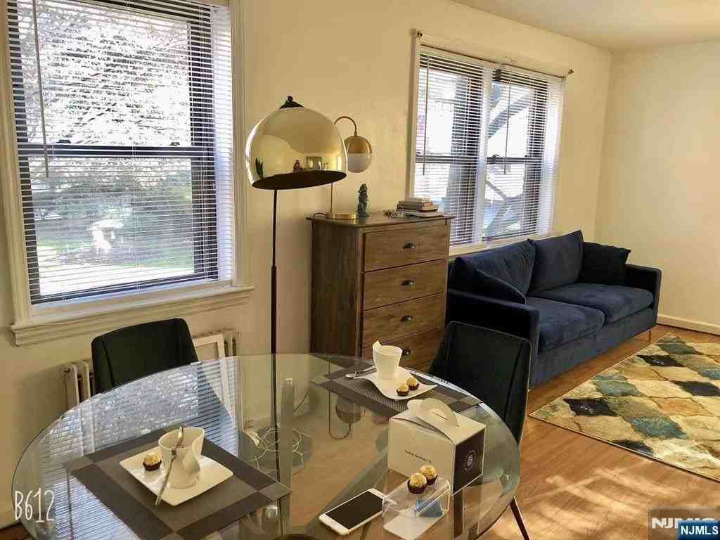 418 Main St #B2 - Photo 3 of 10