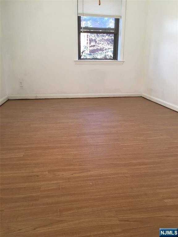 418 Main St #B2 - Photo 5 of 10
