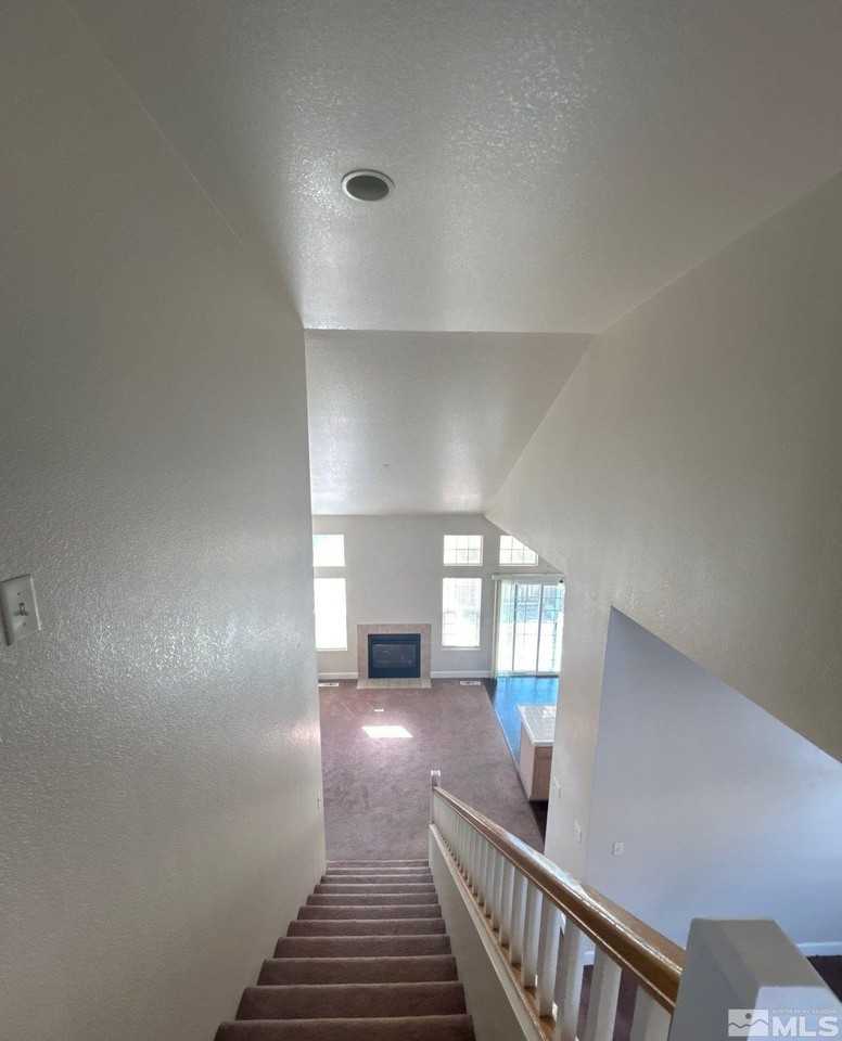 1465 Ridge Point Dr - Photo 6 of 19