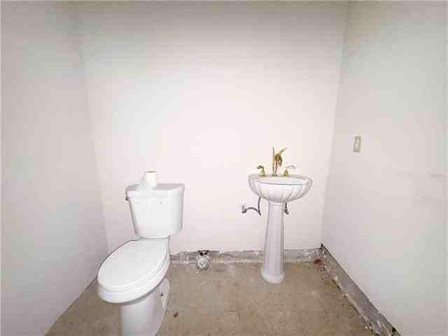 1048 N Broad St - Photo 5 of 7
