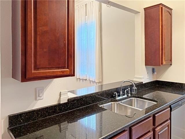 4900 Danneel St - Photo 5 of 13