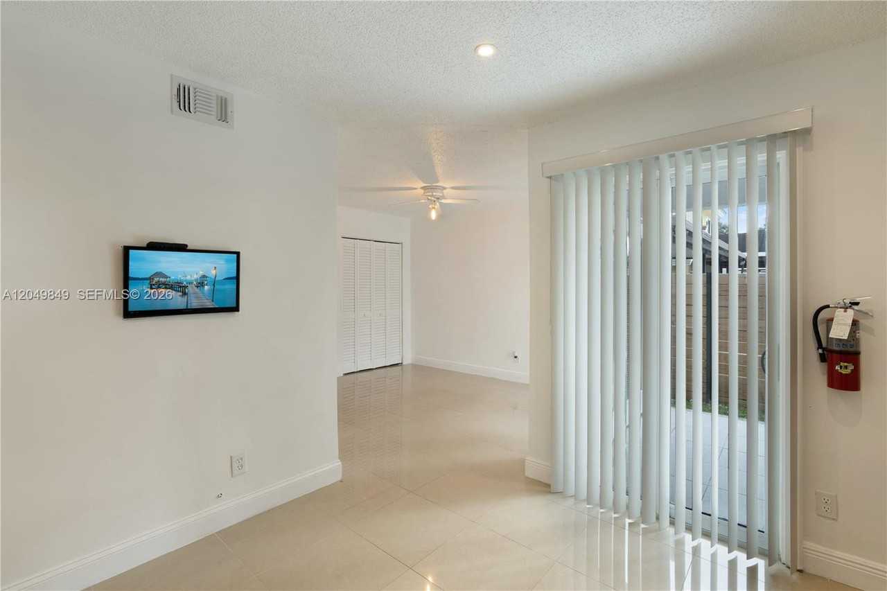9587 Sw 148th Avenue Cir S - Photo 5 of 8